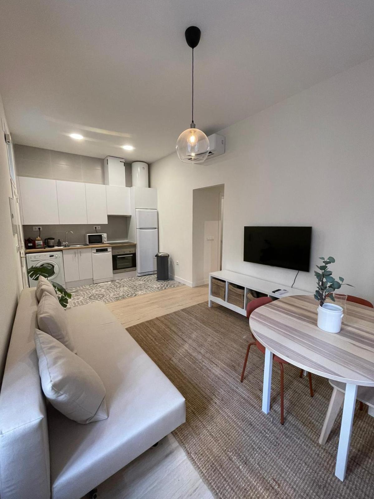 Appartement Bajo Duplex 7pax A 5 Min De Gran Via-malasana Madrid